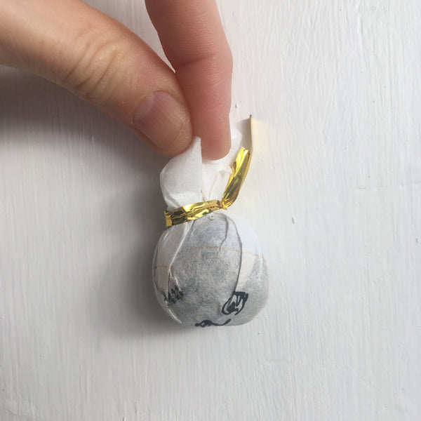 2018 Sheng Puer 8g ball : A Bai La co-operative Jingmai mountain