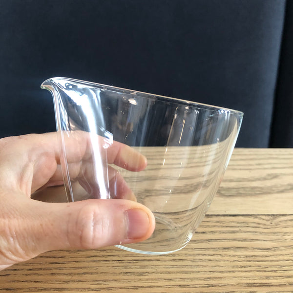 Handle-less wider glass serving jug 250ml
