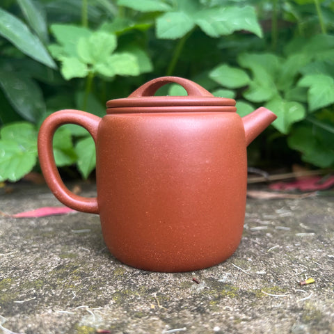 Mr Fan : Yixing Teapot : Tall cylinder Yixing pot :  Pot material Purple Red clay : ZHI YUAN JING FANG WORKSHOP]