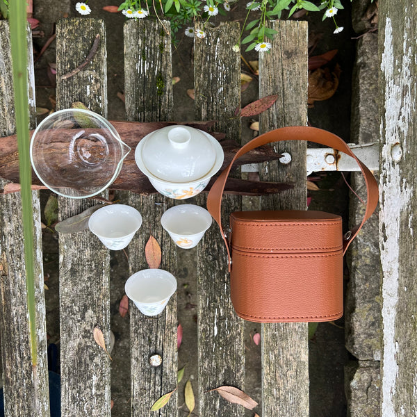 Hand Painted Jingdezhen 'Rabbit' Gaiwan set (1 Gaiwan, 3 cups, Glass Jug & Travel Case]  : Lai Mi Mi Studio : Jingdezhen