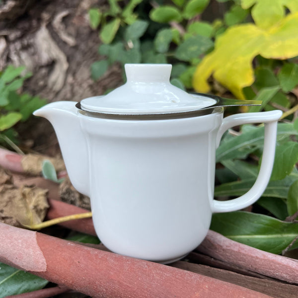 Taiwanese Porcelain Turret Teapot with Micro Mesh Stainless Strainer : 300ml