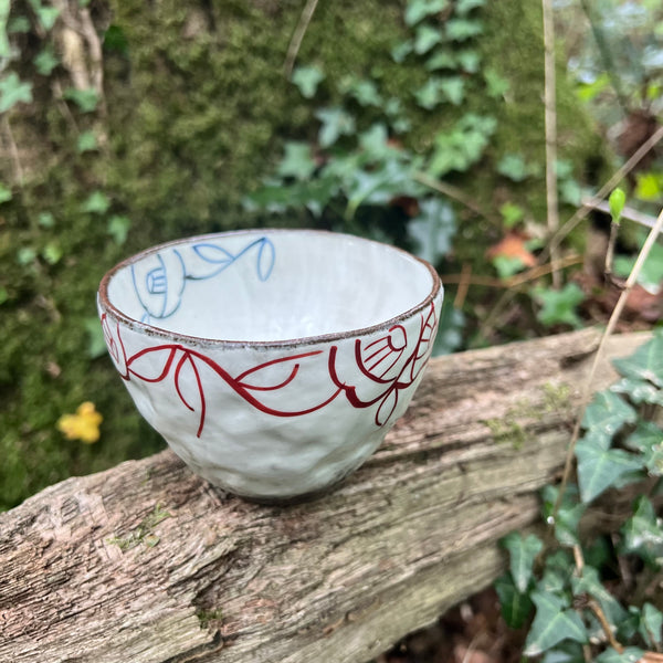 Hasami-yaki 260ml white tea bowl with red flowers