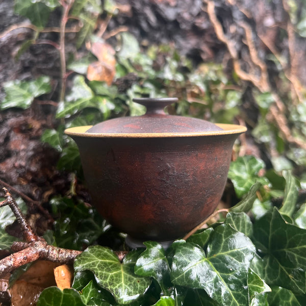 100ml Mottled Maroon / yellow gold Gaiwan (curved edge) : Lu Dan Cheng Jingdezhen