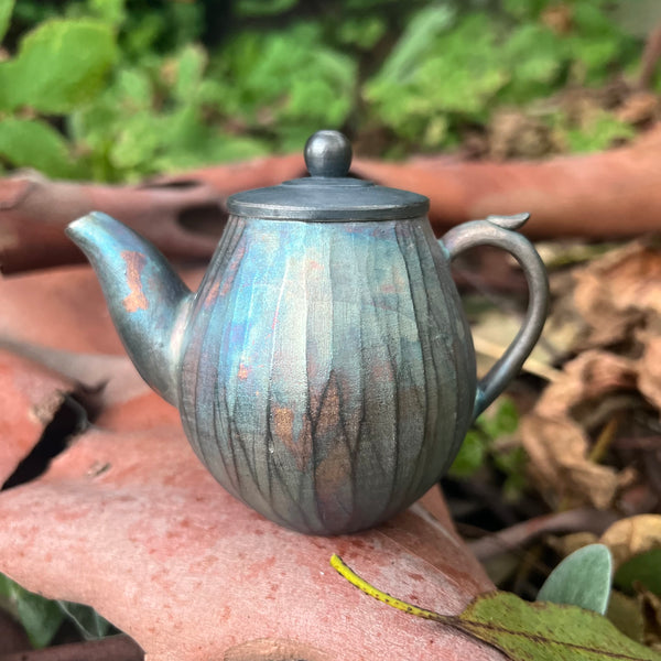 100ml Mixed porcelain with silver surface : Carved coloured pearl silver teapot [Seong Il Hong : Boseong, South Korea ]