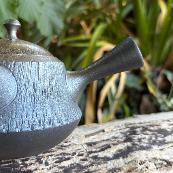 250ml Trapezoidal Kaiyaki Metallic (貝焼) kyusu with Kushime  and sesame strainer [Fujita Tokuta]
