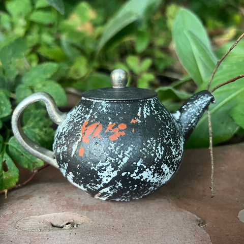 130ml Stoneware with black glaze, white terra-sigillata & silver paint  (4 times fired) teapot [Seong Il Hong : Boseong, South Korea ]