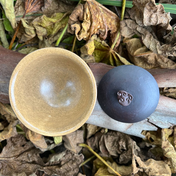 Maroon / yellow gold Gaiwan : Lu Dan Cheng's Studio Jingdezhen