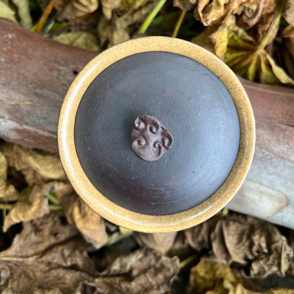 Maroon / yellow gold Gaiwan : Lu Dan Cheng's Studio Jingdezhen