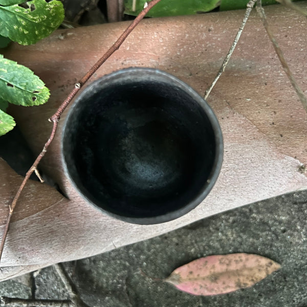 30ml cup : Stoneware with black glaze  [Seong Il Hong : Boseong, South Korea ]