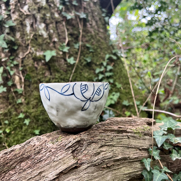 Hasami-yaki 260ml white tea bowl with blue flowers