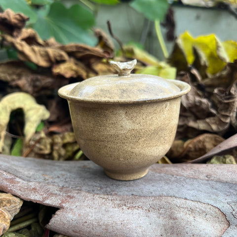 Sand colour Gaiwan : Lu Dan Cheng's Studio Jingdezhen