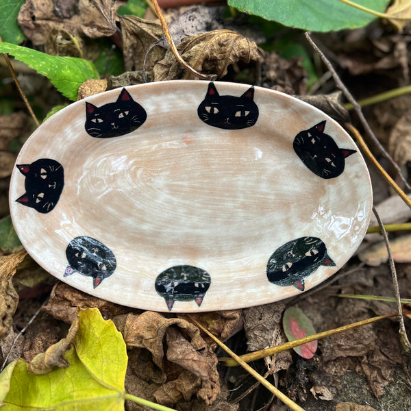 Black Cat Plate : Lu Dan Cheng Studio Jingdezhen