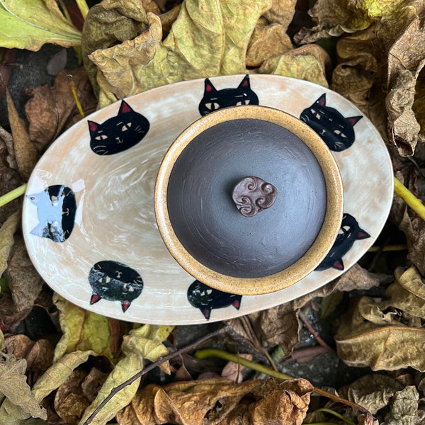 Black Cat Plate : Lu Dan Cheng Studio Jingdezhen