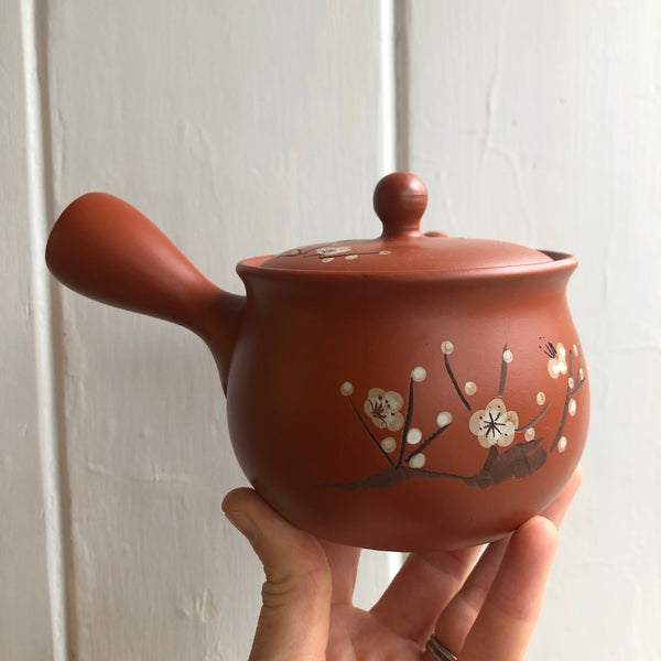 280ml Red with flowers Tokoname Kyusu Teapot [Taller] with stainless steel mesh strainer [Mamiya Pottery]