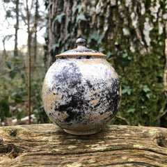 Pine Ash Glazed Caddy : Yang Yang Li | YUNBAI STUDIO Jingdezhen